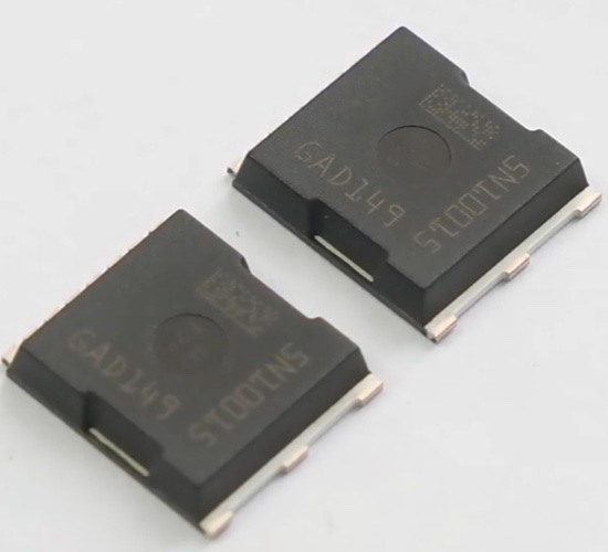 In stock Transistor IAUT300N10S5N015 new original MOSFET IAUT300N10S5N015ATMA1 electronic components - Image 1